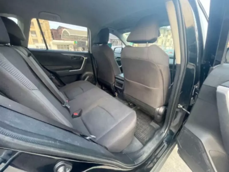 Toyota RAV 4   - 2019