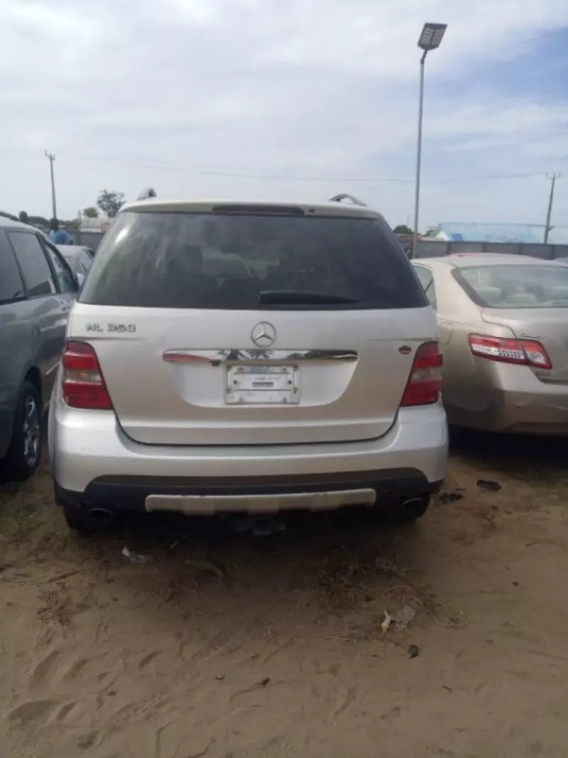 Mercedes-Benz ML 350   - 2005