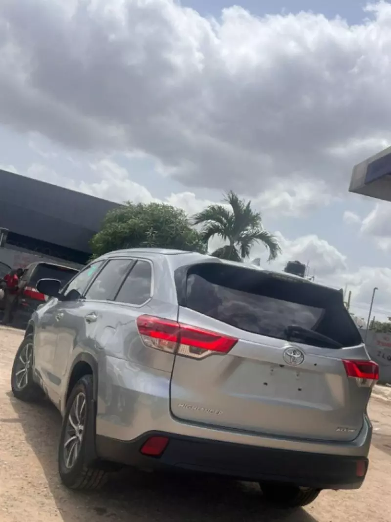 Toyota Highlander   - 2018