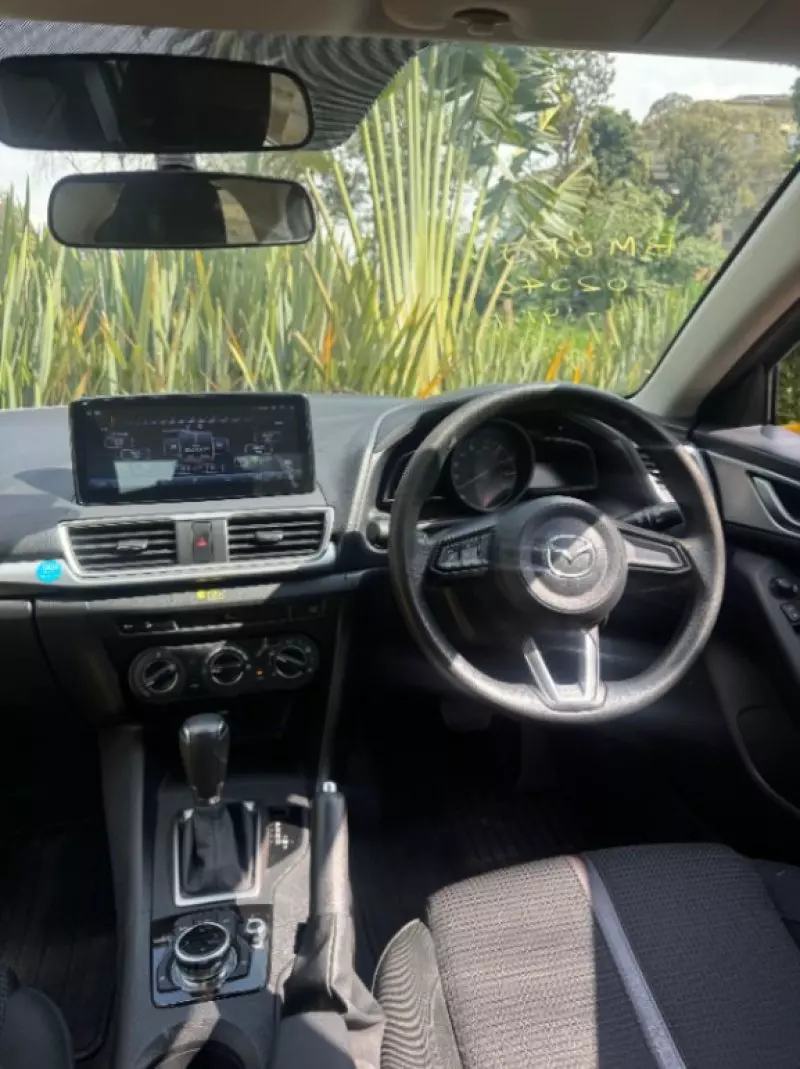 Mazda Axela    - 2018
