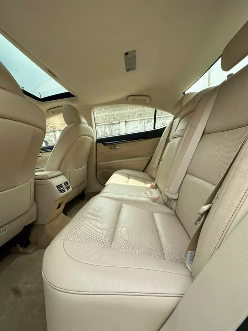 Lexus ES 330   - 2013