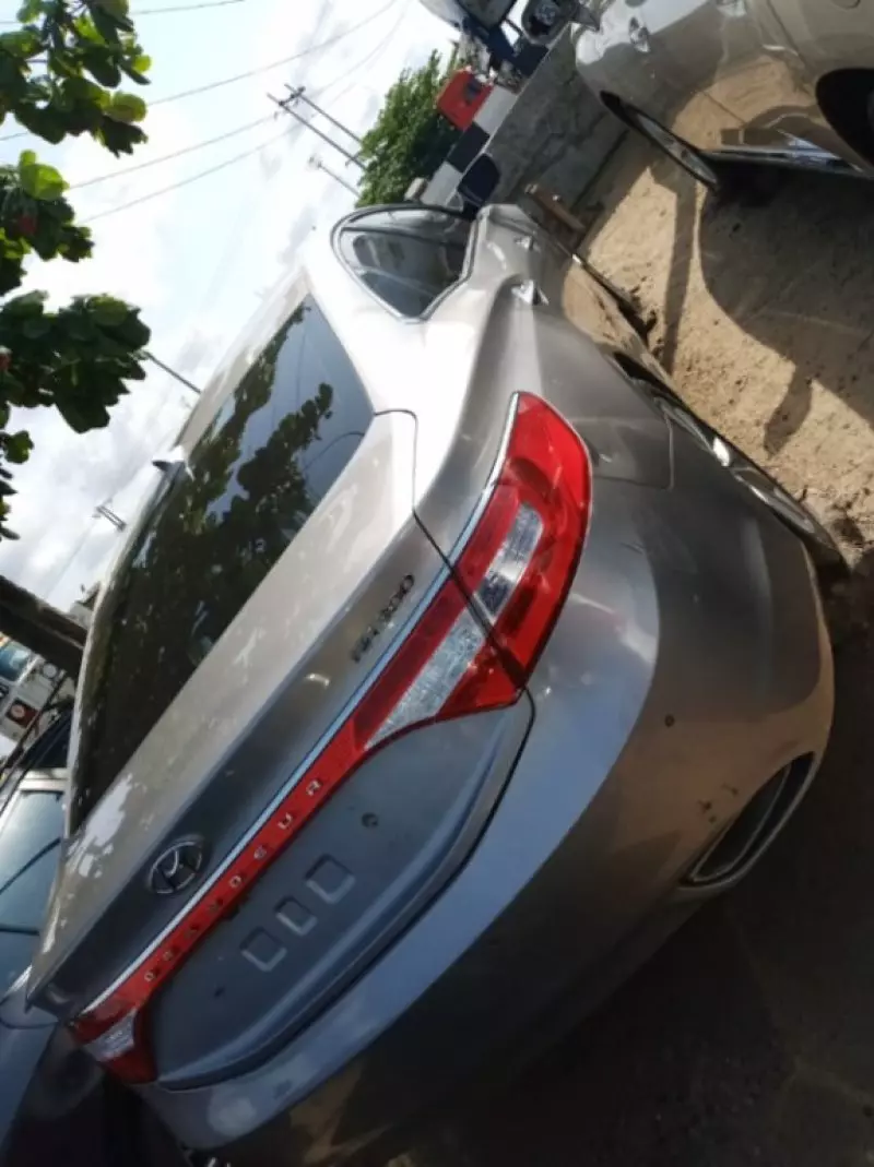 Hyundai Grandeur   - 2012