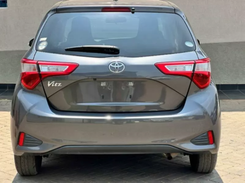 Toyota Vitz   - 2018