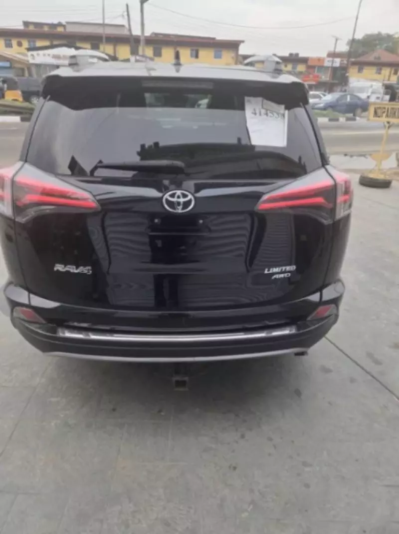 Toyota Rav4   - 2017