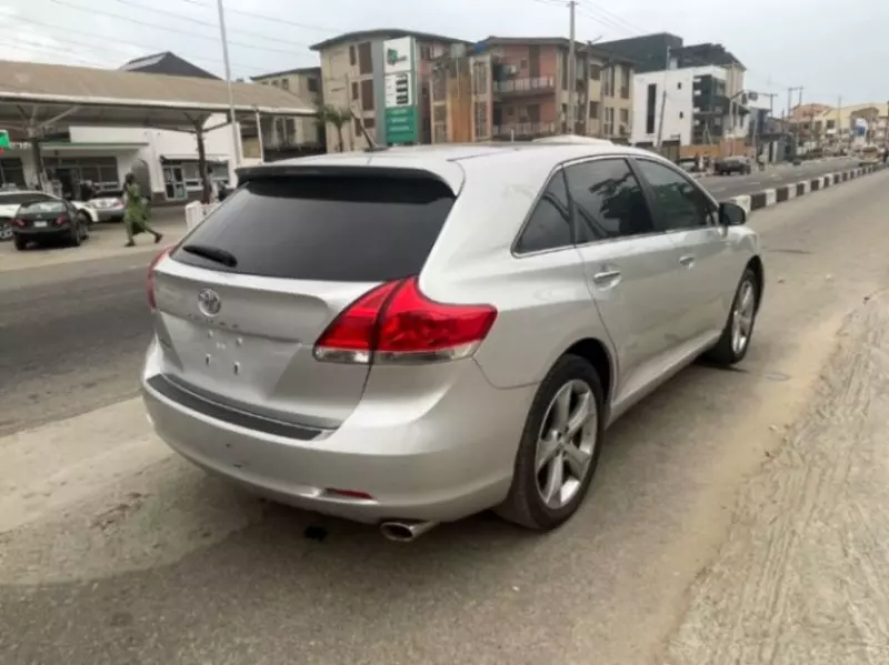 Toyota Venza   - 2010