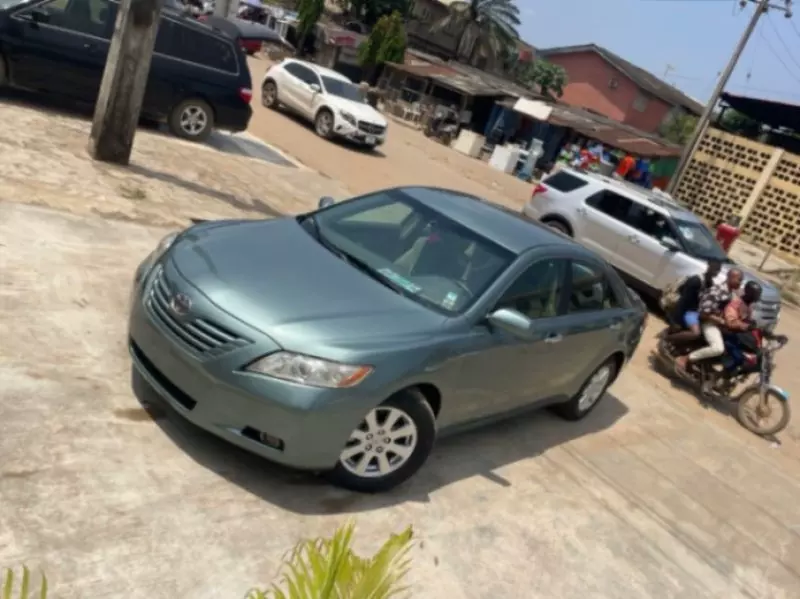 Toyota Camry   - 2007