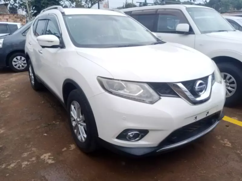 Nissan X-Trail   - 2015
