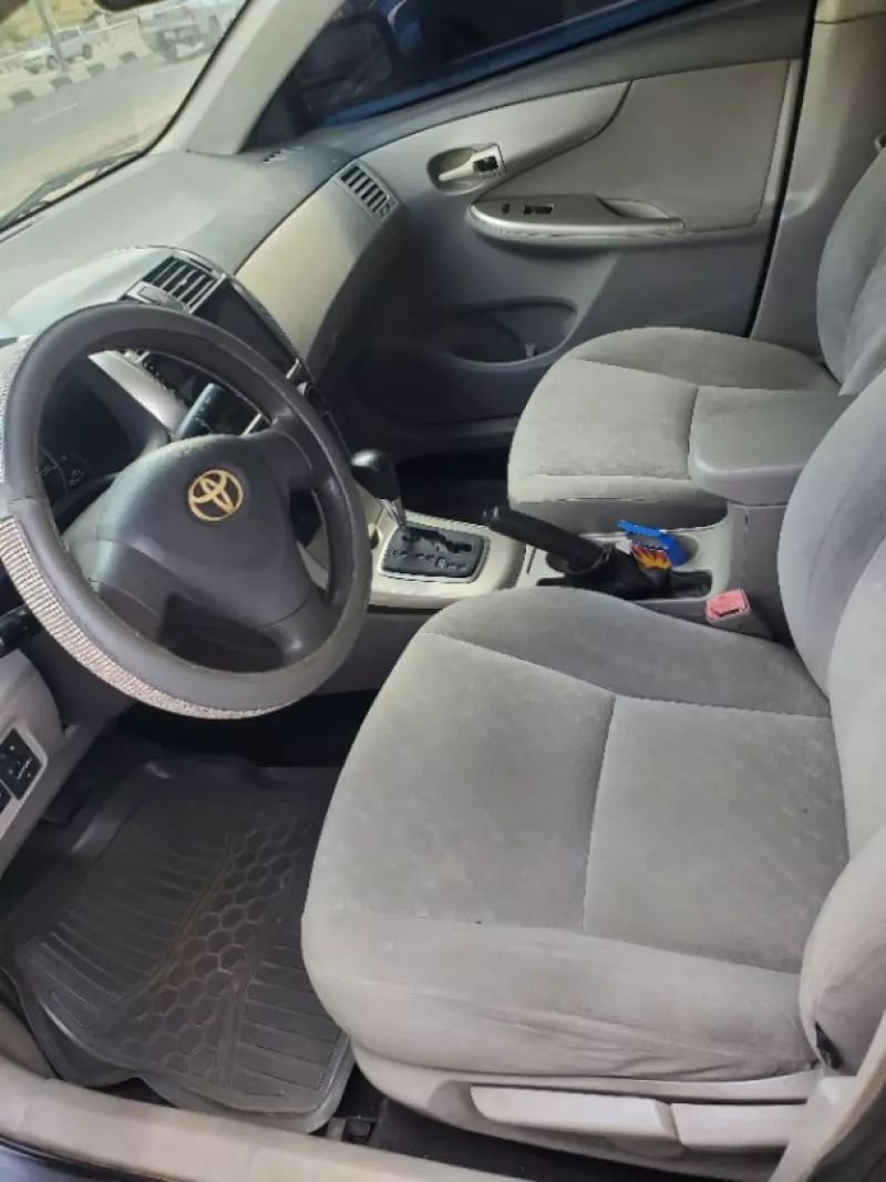 Toyota Corolla   - 2010