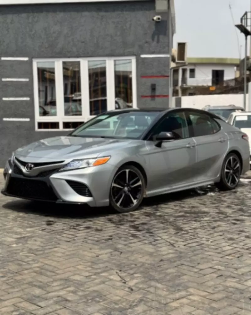 Toyota Camry   - 2019