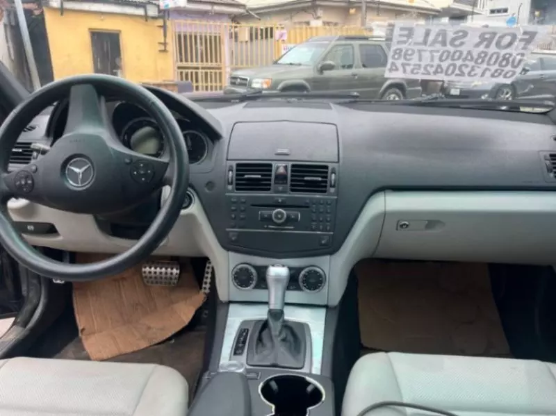 Mercedes-Benz C-Class   - 2009