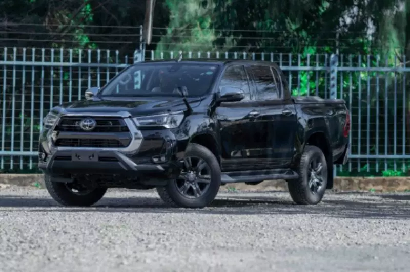 Toyota Hilux   - 2020