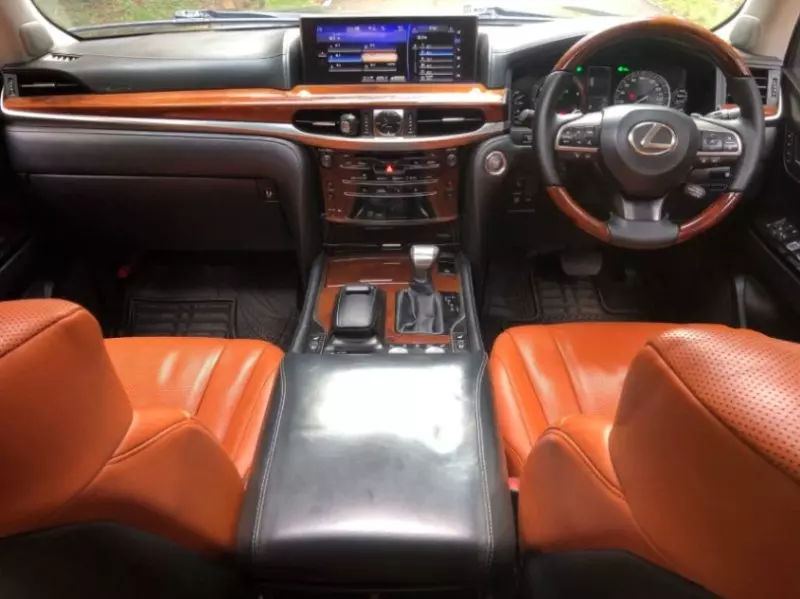 Lexus LX 570   - 2017