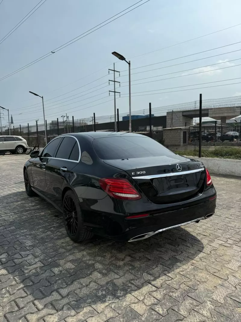 Mercedes-Benz E 300   - 2018