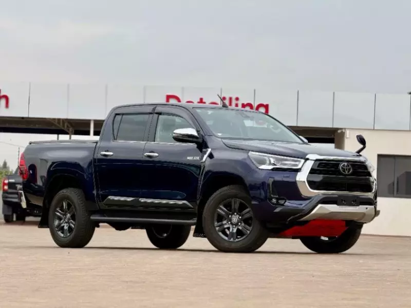 Toyota Hilux   - 2021