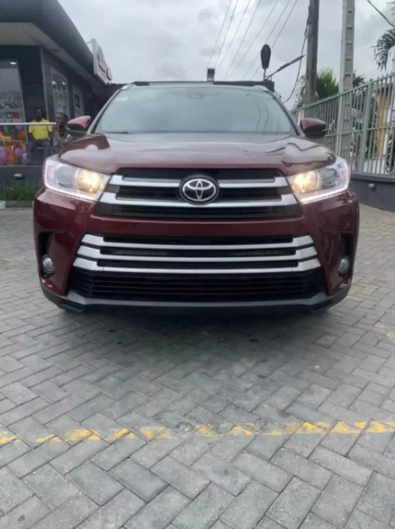 Toyota Highlander   - 2018