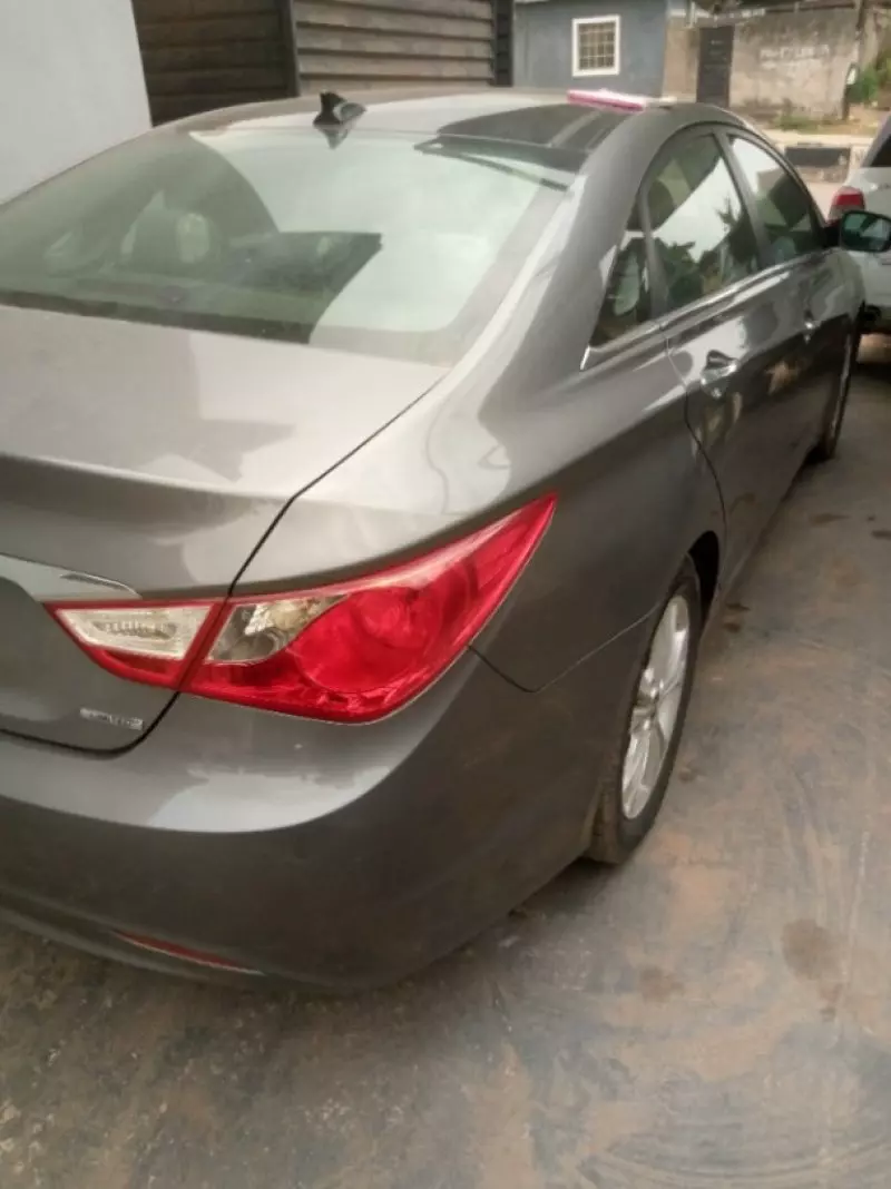 Hyundai Sonata   - 2013