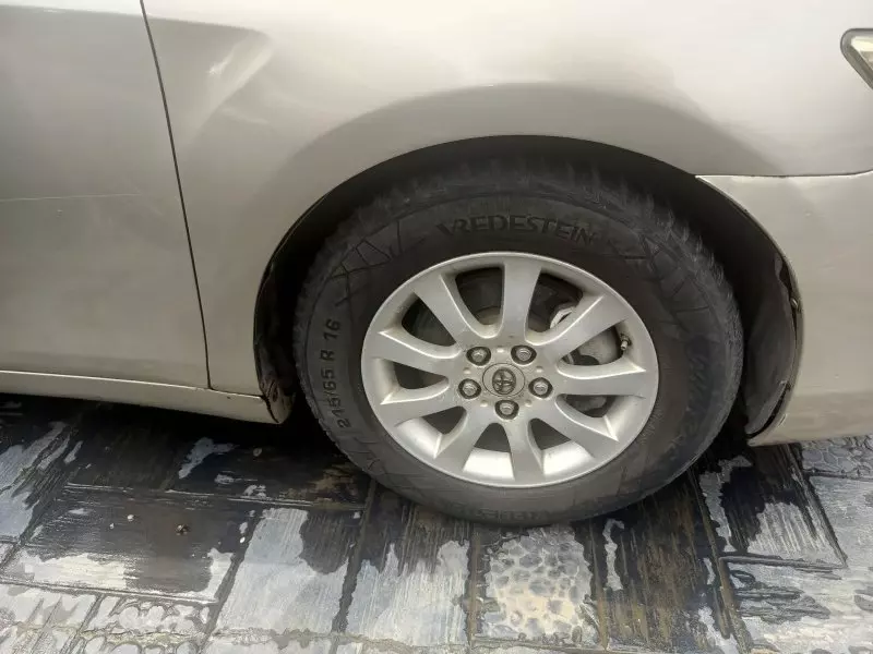 Toyota Camry   - 2011