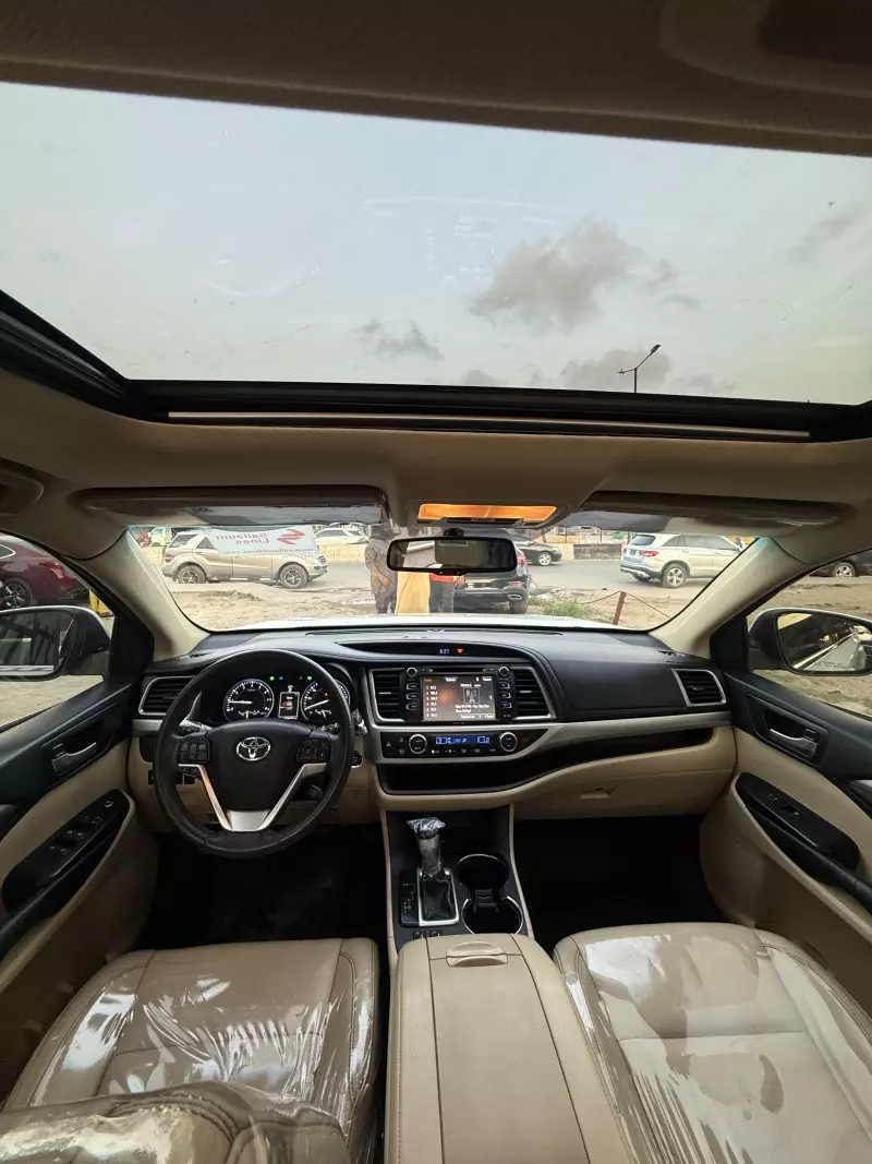 Toyota Highlander   - 2015