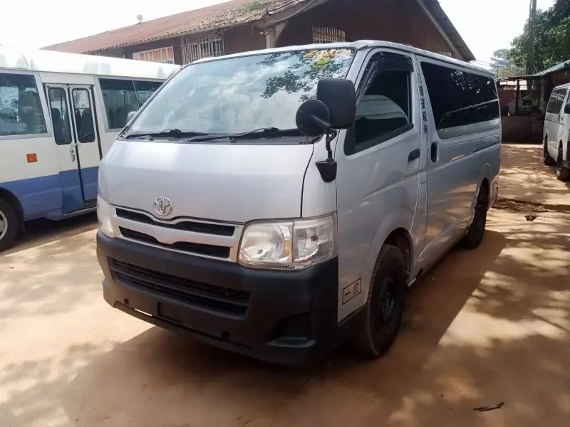 Toyota Hiace   - 2014