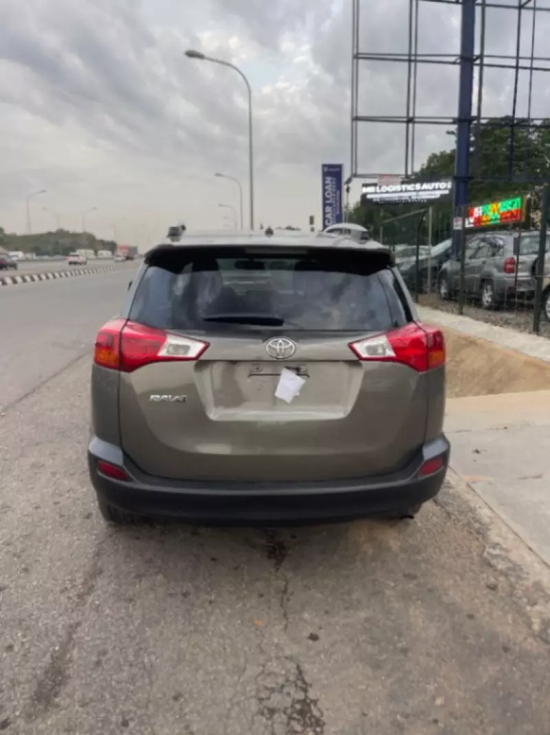 Toyota Rav4   - 2014