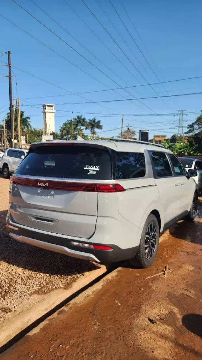 KIA Carnival   - 2023