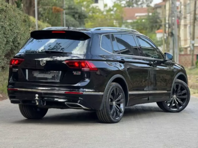 Volkswagen Tiguan   - 2014