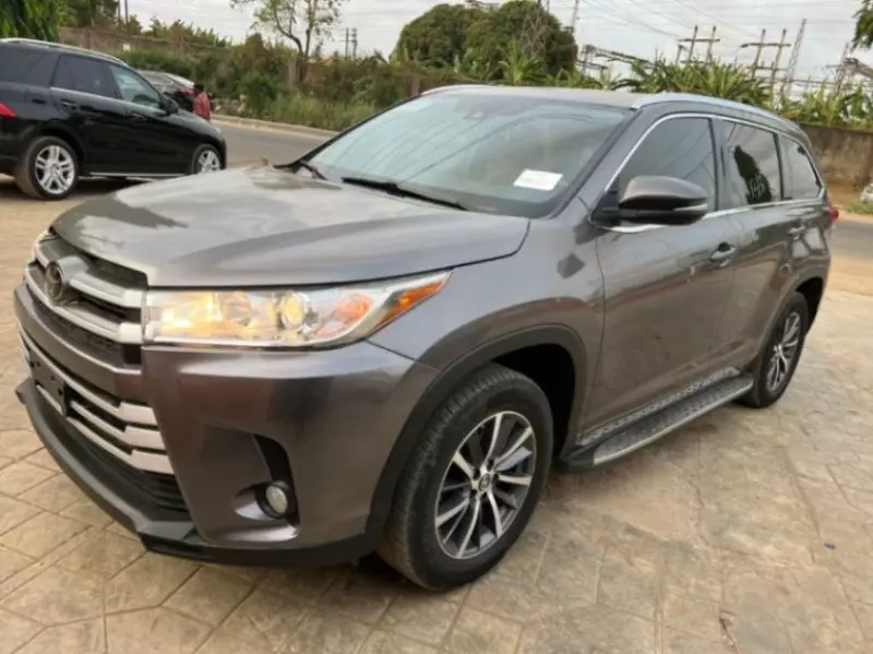 Toyota Highlander   - 2017