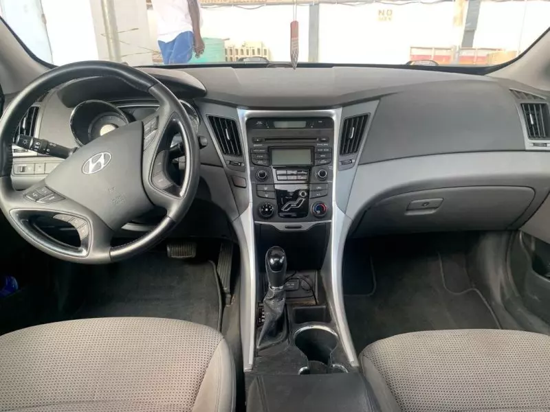 Hyundai Sonata   - 2013