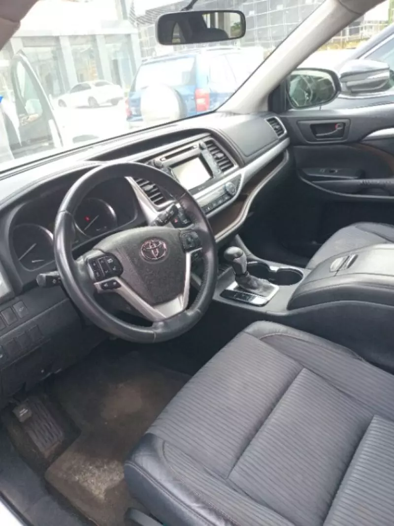 Toyota Highlander   - 2014