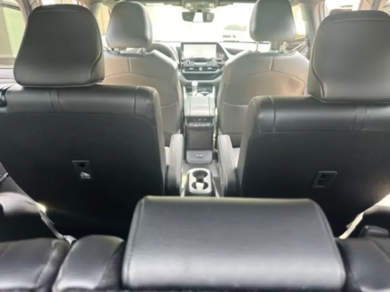 Toyota Highlander   - 2024