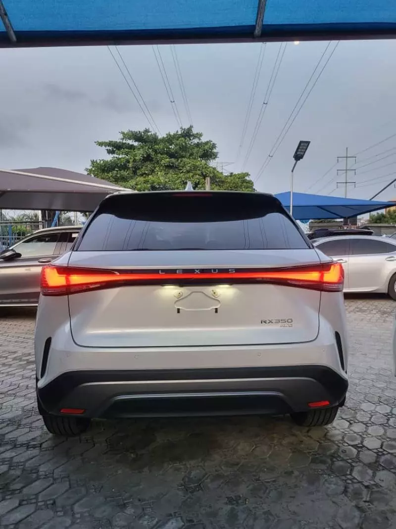 Toyota Lexus RX 350h   - 2024