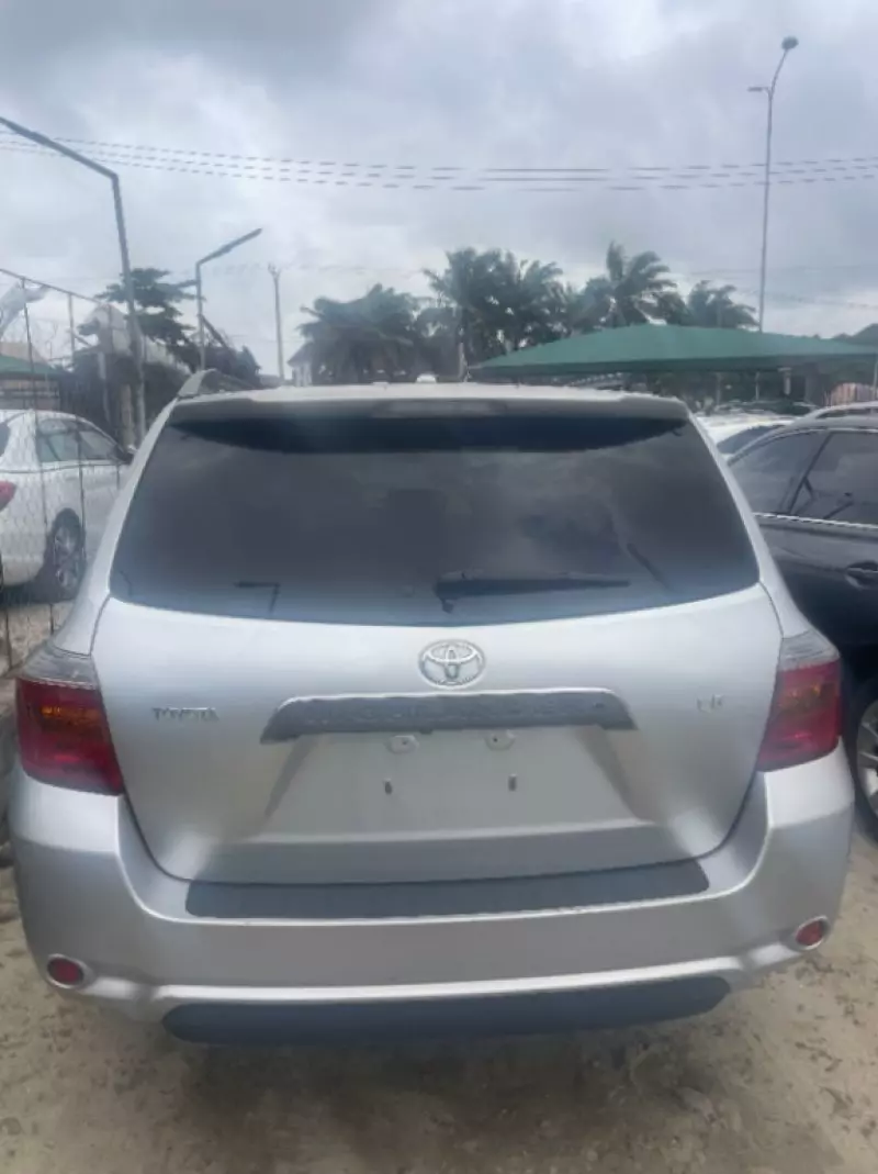 Toyota Highlander   - 2009
