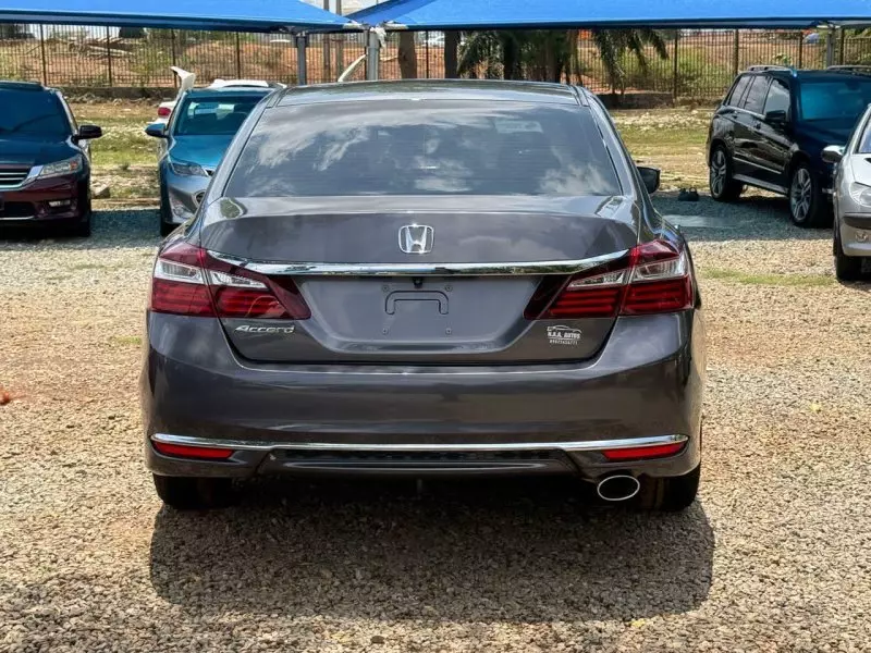 Honda Accord   - 2017