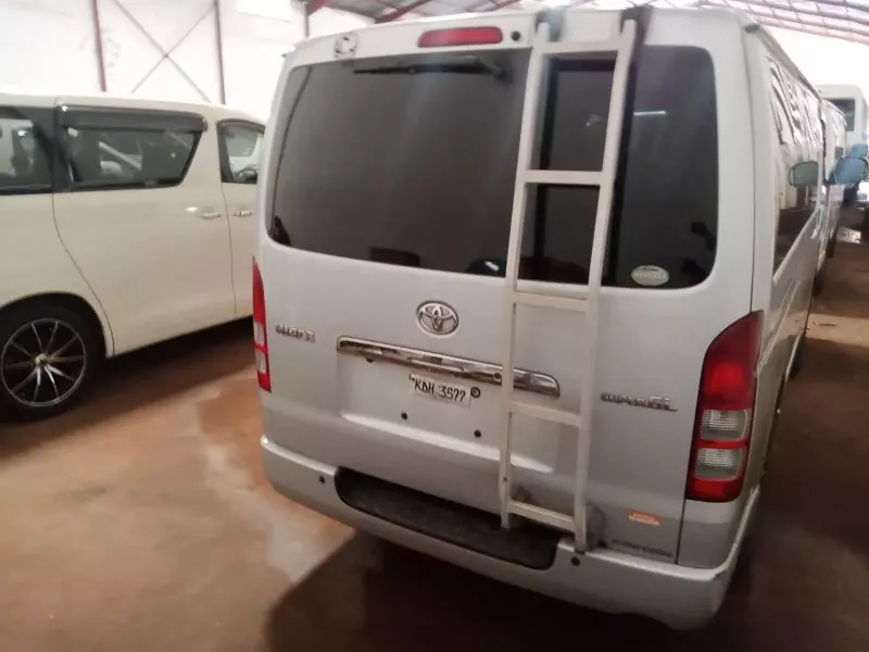 Toyota Hiace   - 2013