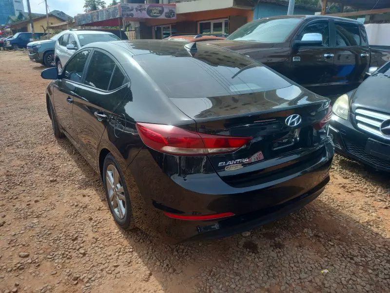 Hyundai Elantra   - 2018