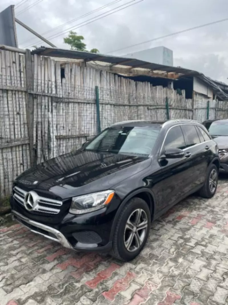 Mercedes-Benz GLC 300   - 2016