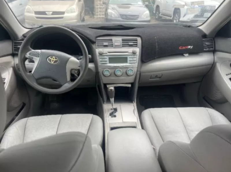 Toyota Camry   - 2009