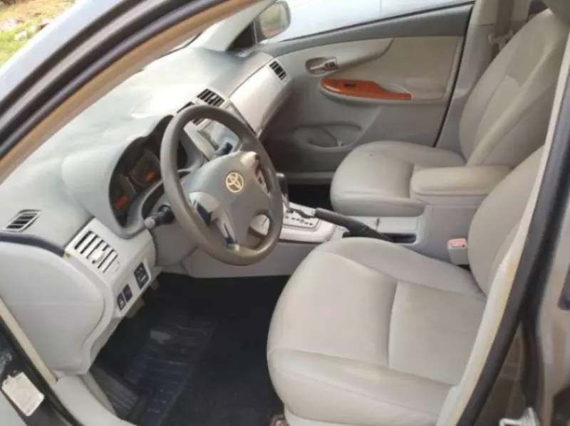 Toyota Corolla   - 2009