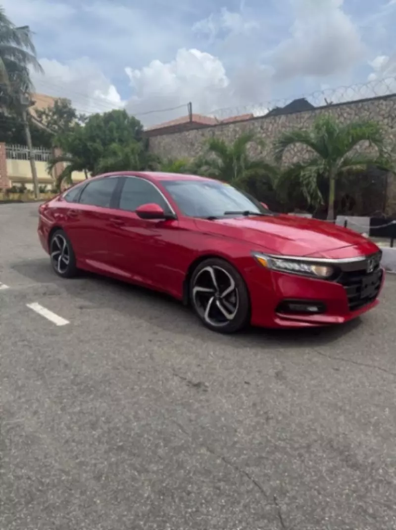 Honda Accord   - 2018