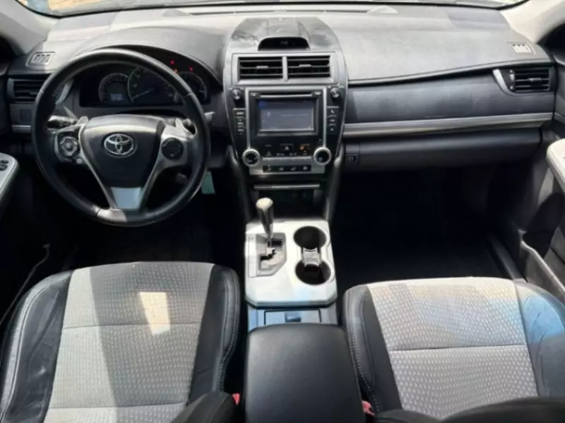 Toyota Camry   - 2012