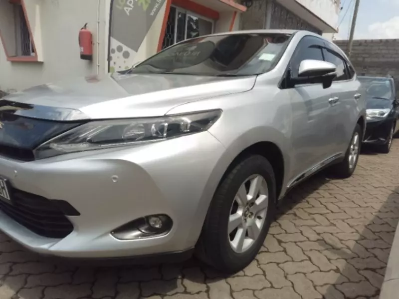 Toyota Harrier   - 2014