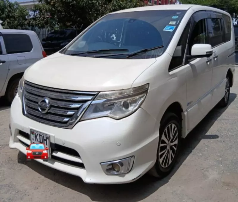 Nissan Serena   - 2014