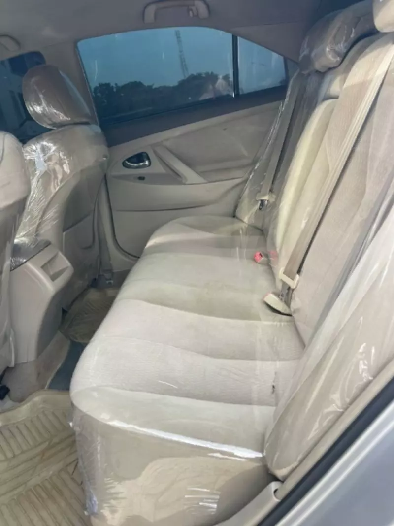 Toyota Camry   - 2011