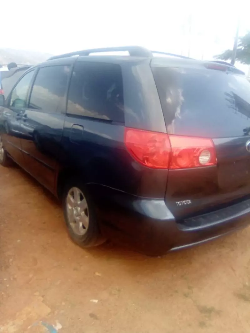 Toyota Sienna - 2008
