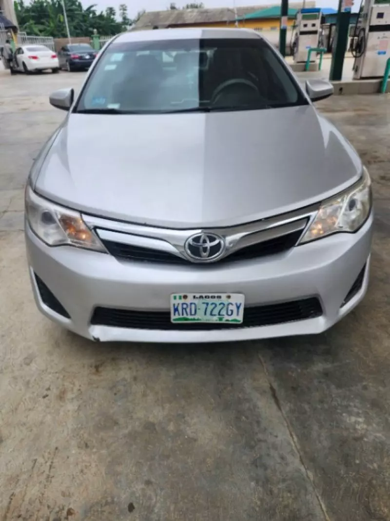 Toyota Camry   - 2012
