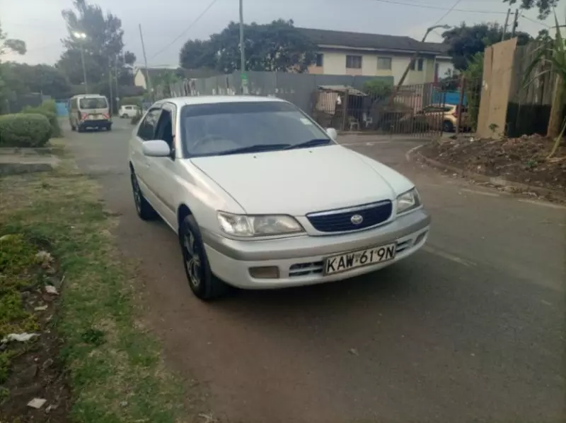 Toyota corolla   - 2001