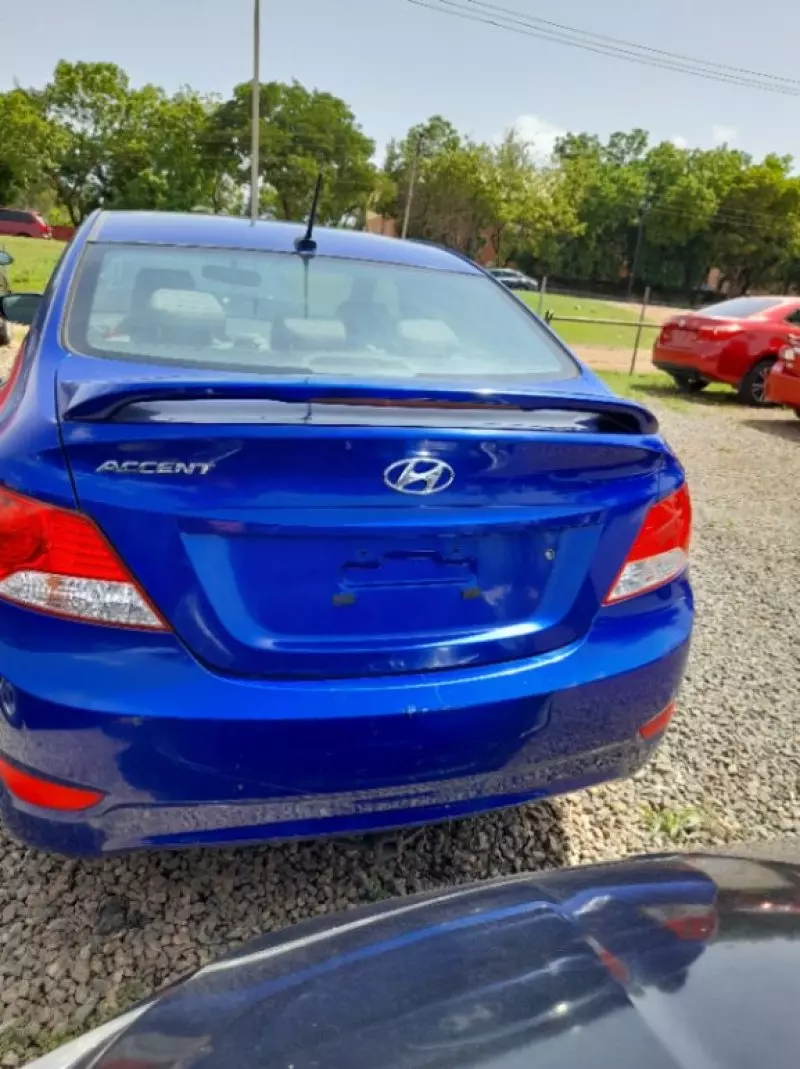 Hyundai Accent   - 2013