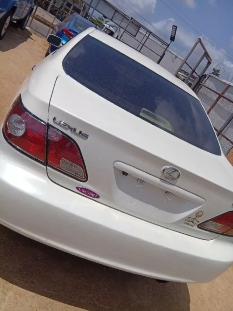 Lexus ES   - 2004