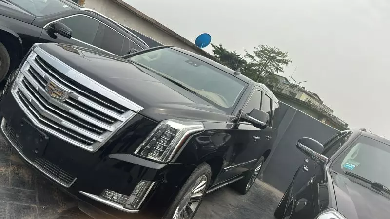 Cadillac Escalade   - 2015