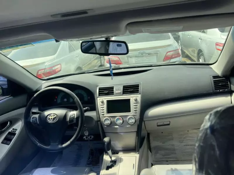 Toyota Camry   - 2010